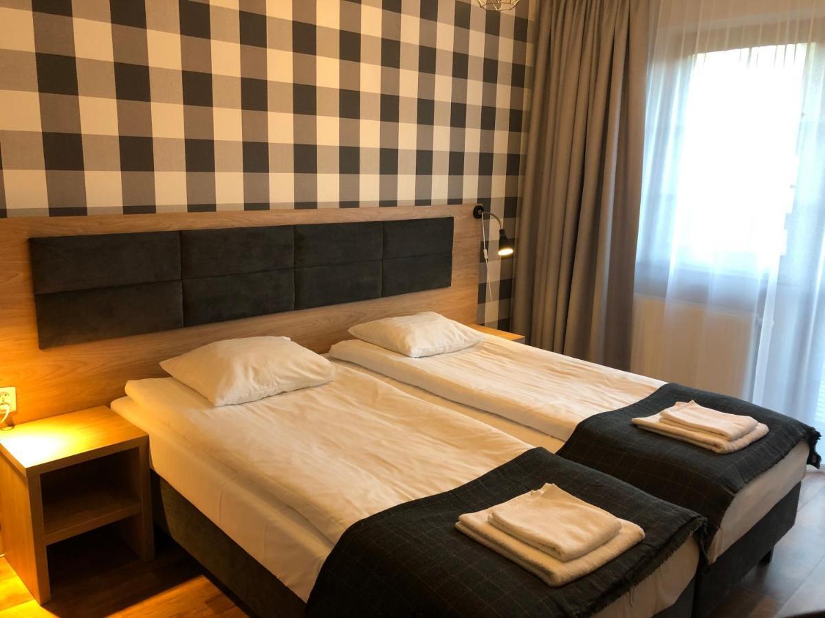 Bed and Breakfast Zlote Gory - Czarna Gora Сєнна Екстер'єр фото