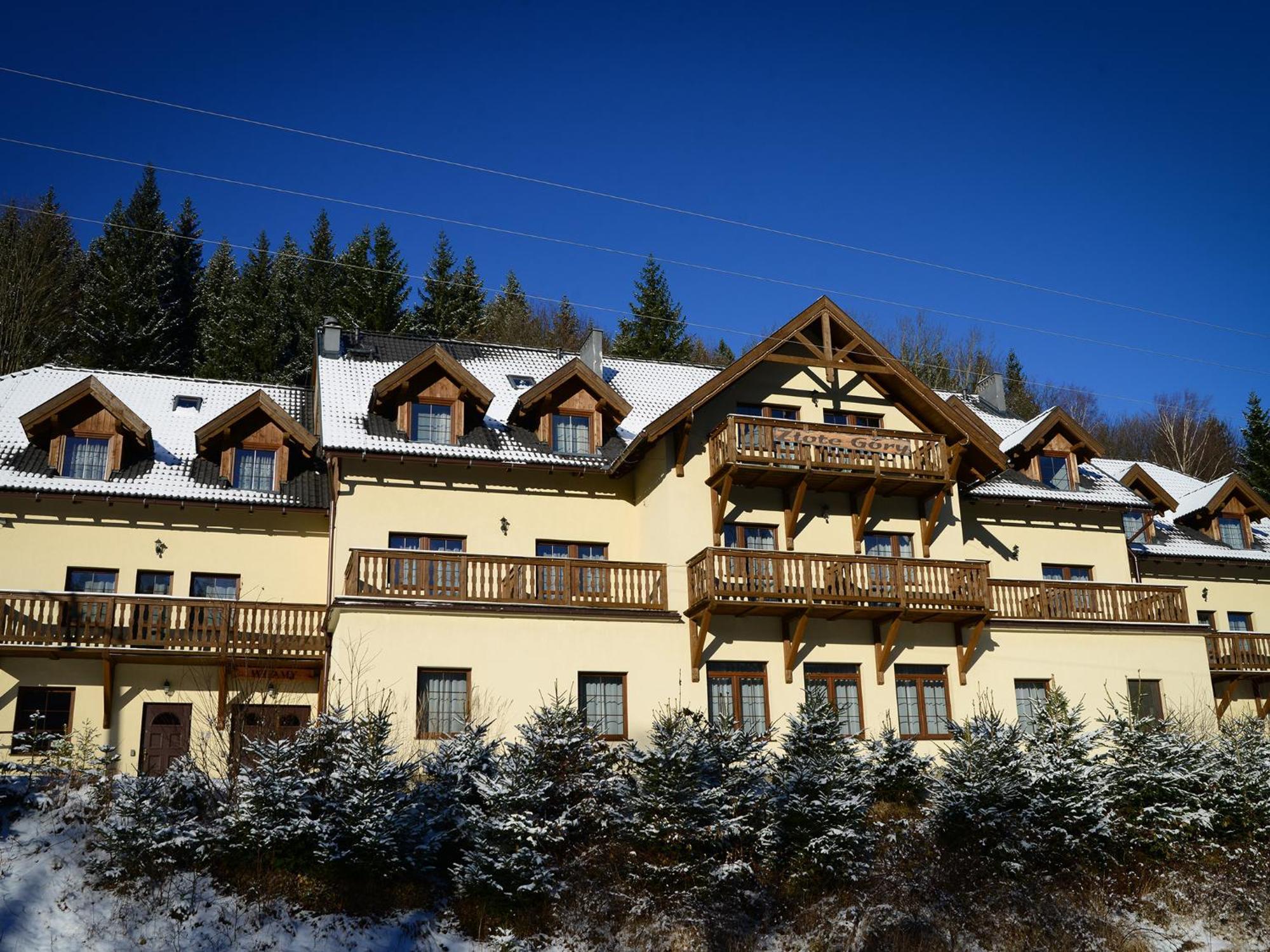 Bed and Breakfast Zlote Gory - Czarna Gora Сєнна Екстер'єр фото