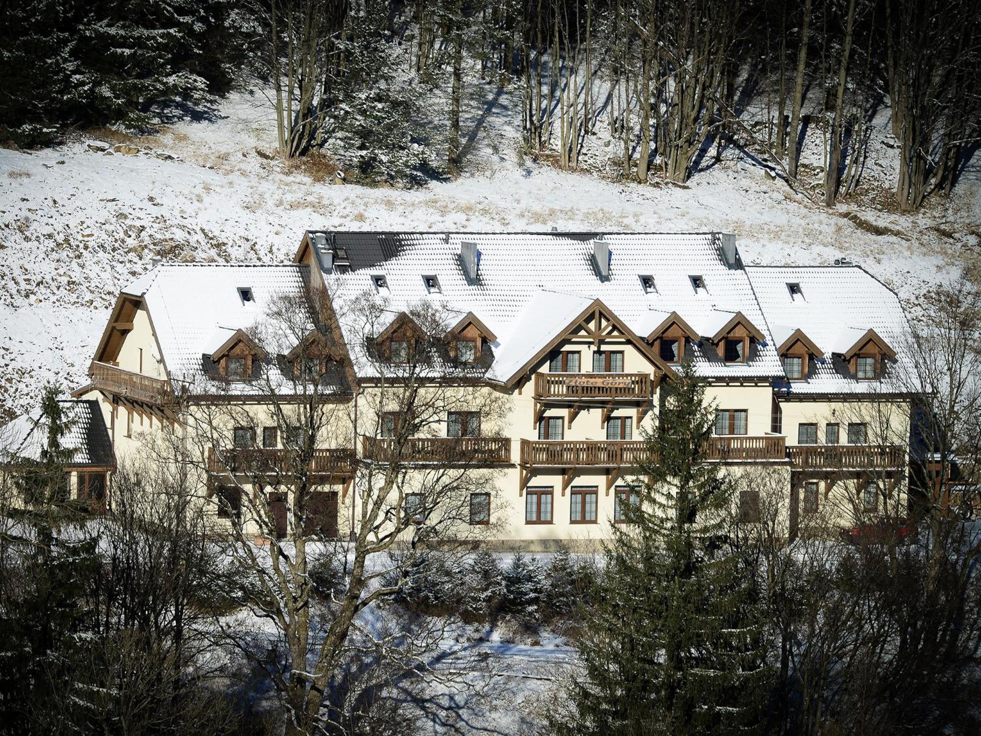 Bed and Breakfast Zlote Gory - Czarna Gora Сєнна Екстер'єр фото